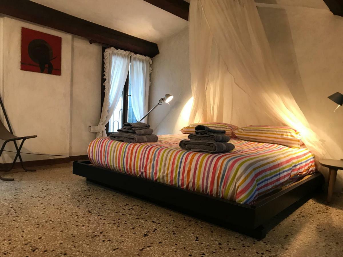 Apartamento Palazzo Grassi And Accademia Bridge Superb House Venecia Exterior foto